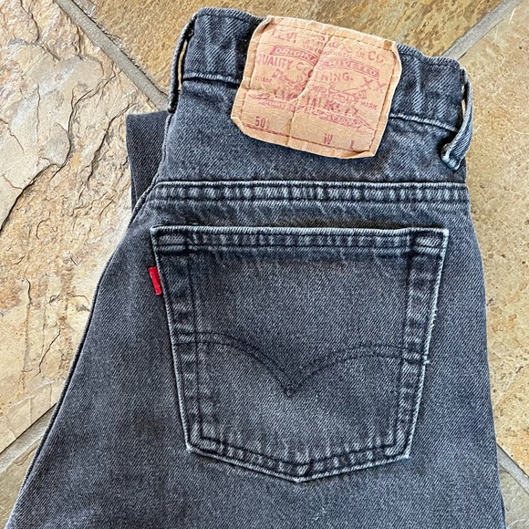 🍃💕Vintage Levi’s 501 Black Buttonfly Denim Jeans Size 28x34 (Fits Small 26”W) - Picture 10 of 15